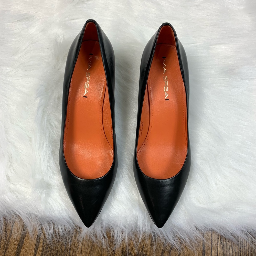 Via Spiga Black Leather Pointed Toe Shoes